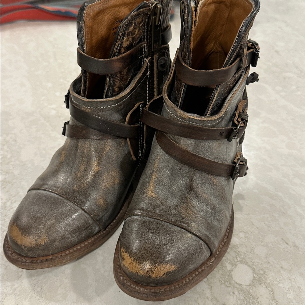 Like New Pewter Freebird Crue 7